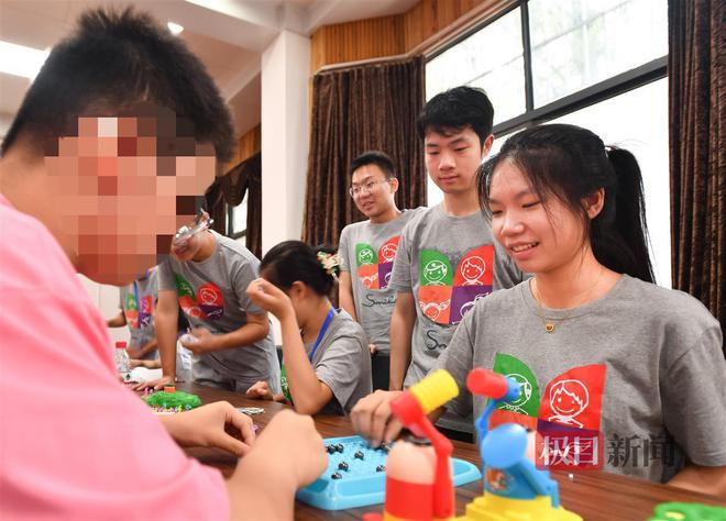 特殊夏令营为特殊天使而开这支11岁的志愿服务队帮200多位唇腭裂患儿找回微笑(图2)
