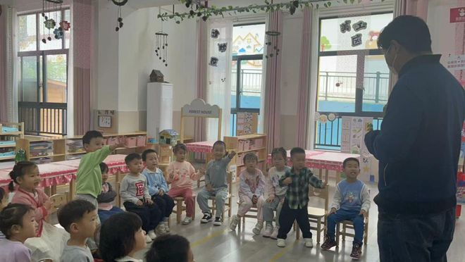 以“演”筑防护幼成长信阳师范大学附属幼儿园防拐骗演练活动(图3)