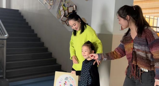 以“演”筑防护幼成长信阳师范大学附属幼儿园防拐骗演练活动(图2)