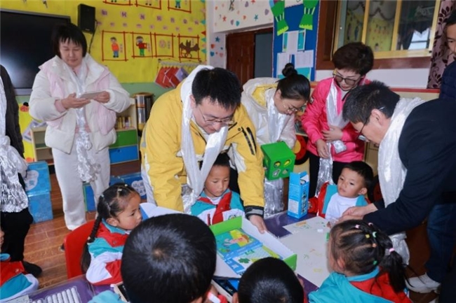 启今集团百万爱心物资抵达西藏那曲市和日喀则市温暖高原儿童(图4)