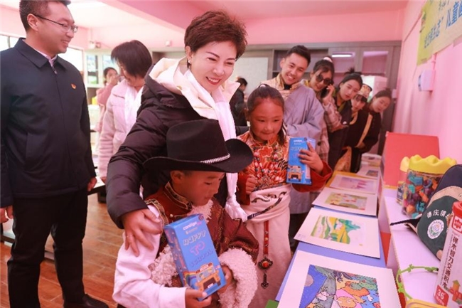 启今集团百万爱心物资抵达西藏那曲市和日喀则市温暖高原儿童(图6)