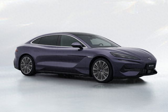 驾控、舒适全给齐主打科技豪华的腾势Z9才是旗舰轿车的终点