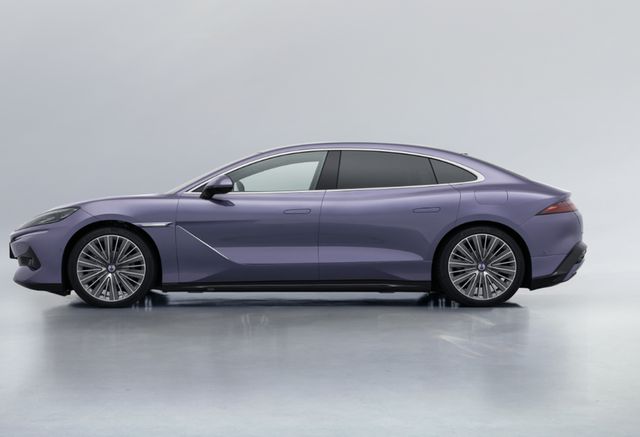 驾控、舒适全给齐主打科技豪华的腾势Z9才是旗舰轿车的终点(图2)