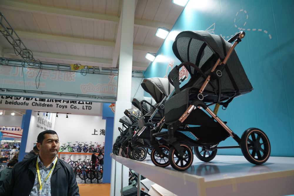 中国经济样本观察·“镇”了不起｜不种庄稼“种”童车：盐碱地“耕”出300亿元大产业(图2)