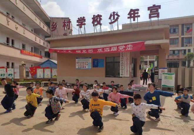 春节回家深感震撼:手机最先摧毁的可能是底层家庭的孩子(图13)