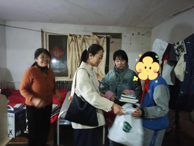 区直机关4家单位开展“爱心妈妈”结对关爱志愿服务活动(图3)