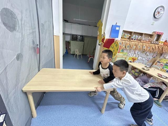 合肥幼教集团滨水花都幼儿园分园开展反恐防暴安全演练活动(图3)