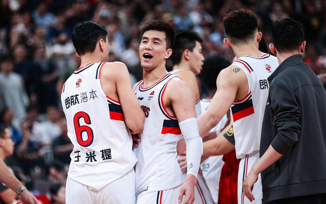 比周琦多打1年！郭艾伦转会接近告吹2家豪门也差钱难拿第5冠(图3)