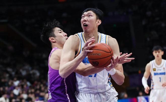 比周琦多打1年！郭艾伦转会接近告吹2家豪门也差钱难拿第5冠(图4)