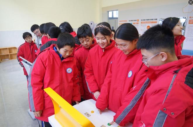 “化育未来”心理健康教育科普馆开馆为乡村儿童点亮“心灵驿站”(图3)